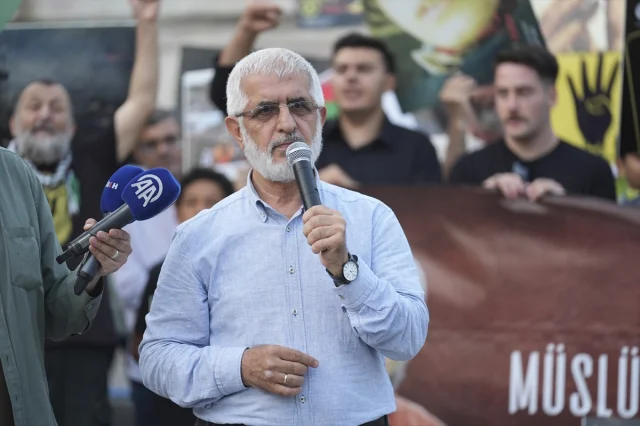 İstanbul'da Rabia Katliamına Unutulmaz Anma