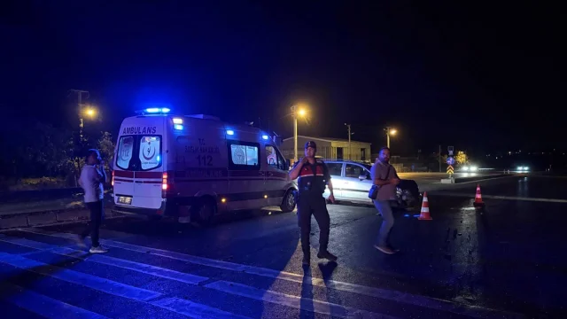 Sakarya'da Feci Kaza: İki Otomobil Çarpıştı, 8 Kişi Yaralı