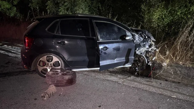 Sakarya'da Feci Kaza: İki Otomobil Çarpıştı, 8 Kişi Yaralı