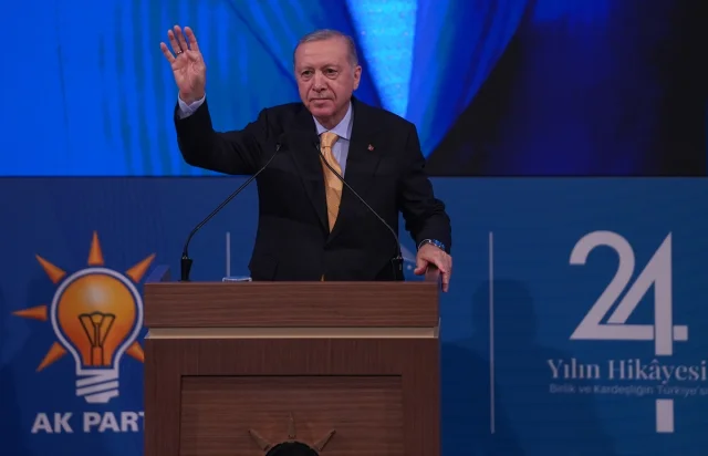 Erdoğan'dan Kararlılık Mesajı AK Parti Daha Güçlü Yarınlara Hazırlanıyor