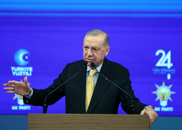 Erdoğan'dan Kararlılık Mesajı AK Parti Daha Güçlü Yarınlara Hazırlanıyor