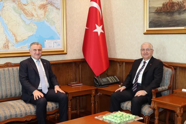 Ankara'da Kritik Buluşma: Bakanlar Savunma ve Spor İçin Bir Arada