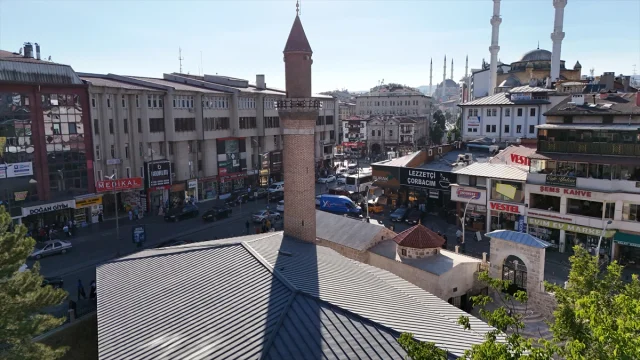 Sivas'taki Tarihi Cami Yeniden Açılıyor: Restorasyonun Ardından Merakla Beklenen Açılış