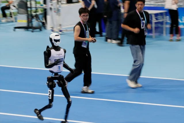 Pekin'de Çarpıcı Etkinlik: Dünya İnsansı Robot Oyunları Başladı