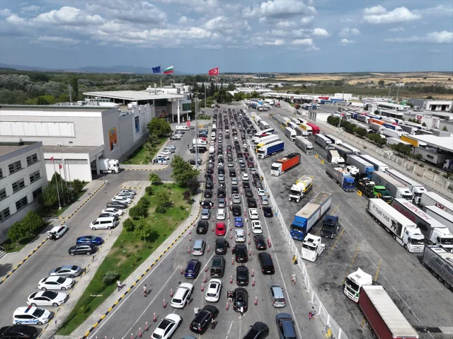 Kapıkule'de Dönüş Yolu Hüznü Artıyor: Gurbetçilerin Yolculuk Anıları
