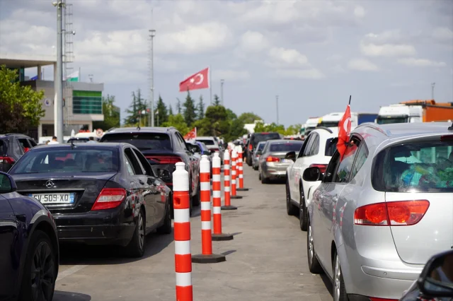 Kapıkule'de Dönüş Yolu Hüznü Artıyor: Gurbetçilerin Yolculuk Anıları