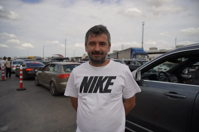 Kapıkule'de Dönüş Yolu Hüznü Artıyor: Gurbetçilerin Yolculuk Anıları