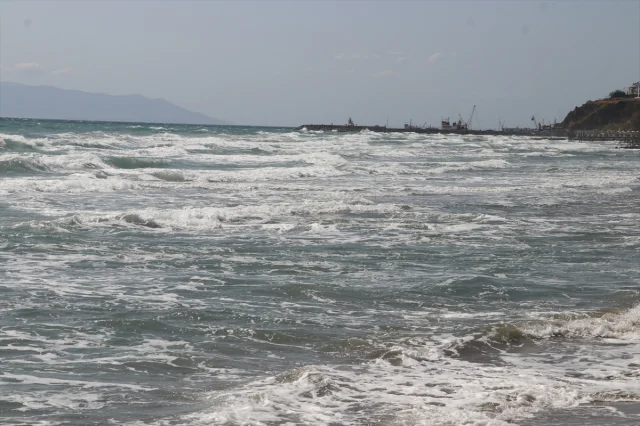 Poyraz Fırtınası Tekirdağ'da Etkisini Sürdürüyor: Deniz Ulaş...