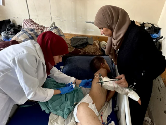Yardım Noktasında Vurulan Gazzeli Çocuğun Umut Dolu Bekleyişi