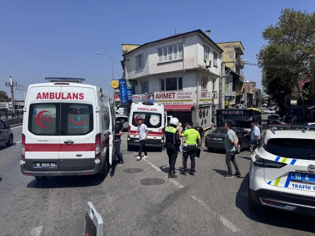 Bursa Trafik Kazası: Yolcu Otobüsü Otomobille Çarpıştı, 6 Yaralı Var