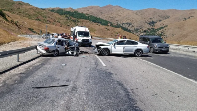 Erzincan'da Korkunç Kaza Sonrası Yol Trafiğe Kapandı
