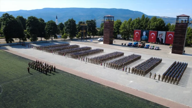 Karabük'te Heyecan Dolu Mezuniyet: 1619 Uzman Erbaş Jandarma...