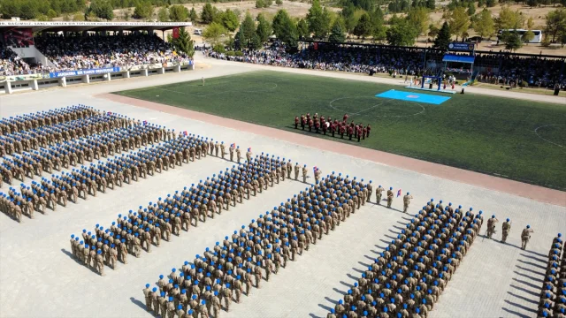 Karabük'te Heyecan Dolu Mezuniyet: 1619 Uzman Erbaş Jandarma ve Sahil Güvenlik'e Katıldı