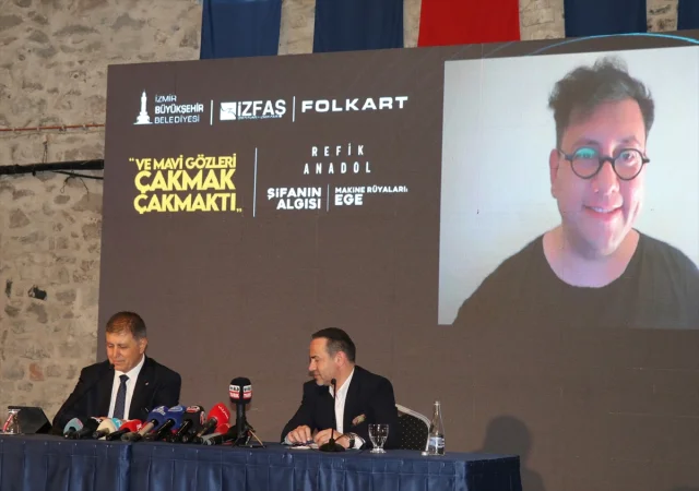Refik Anadol'un Çarpıcı Dijital Eserleri ve Atatürk'ün Anıları İzmir'de Buluşuyor