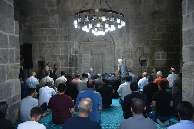 Erzurum'un Kadim Mescidinde Unutulmaz Buluşma