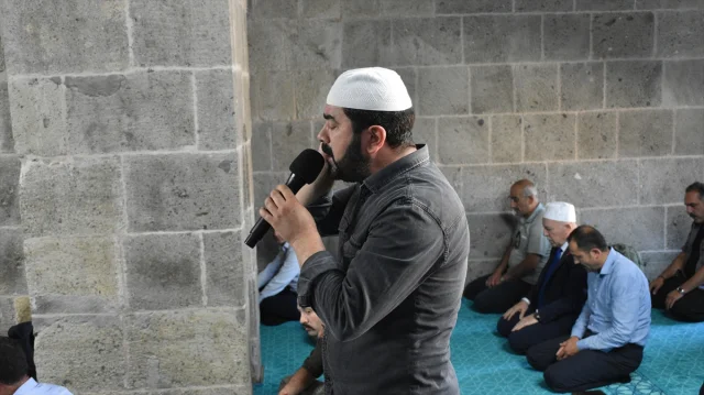 Erzurum'un Kadim Mescidinde Unutulmaz Buluşma