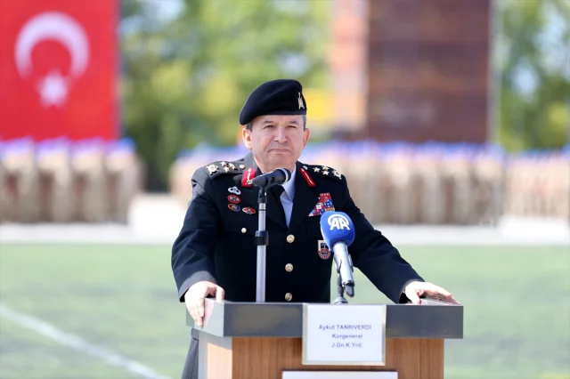 Karabük'te Heyecan Dolu Mezuniyet: 1619 Uzman Erbaş Jandarma ve Sahil Güvenlik'e Katıldı