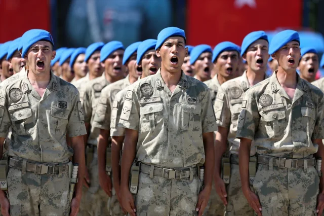 Karabük'te Heyecan Dolu Mezuniyet: 1619 Uzman Erbaş Jandarma ve Sahil Güvenlik'e Katıldı