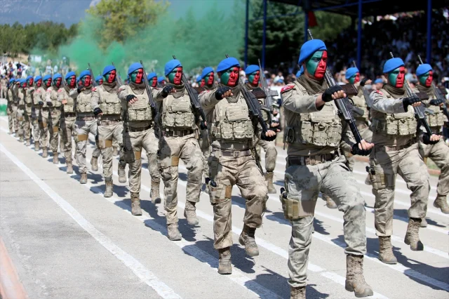 Karabük'te Heyecan Dolu Mezuniyet: 1619 Uzman Erbaş Jandarma ve Sahil Güvenlik'e Katıldı
