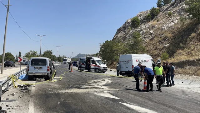 Burdur'da Feci Trafik Kazası: İki Hayat Söndü, Dört Yaralı Var