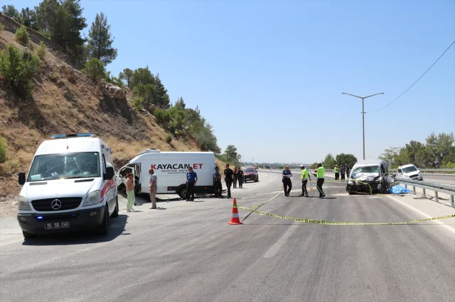Burdur'da Feci Trafik Kazası: İki Hayat Söndü, Dört Yaralı Var