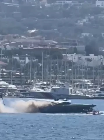 Bodrum'da Lüks Motoryatta Çıkan Yangın Paniğe Sebep Oldu