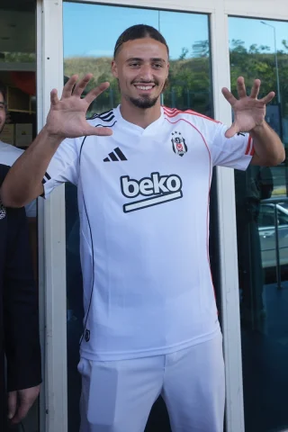 Beşiktaş'ın Genç Yıldız Adayı Taylan Bulut İstanbul'da