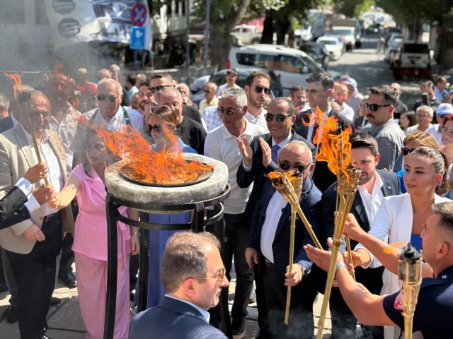 Çankırı'nın Tuz Festivali Başladı: Renkli Görüntüler ve Halk Oyunları Eşliğinde Açılış