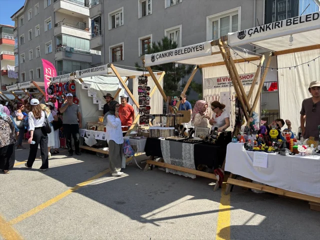 Çankırı'nın Tuz Festivali Başladı: Renkli Görüntüler ve Halk Oyunları Eşliğinde Açılış