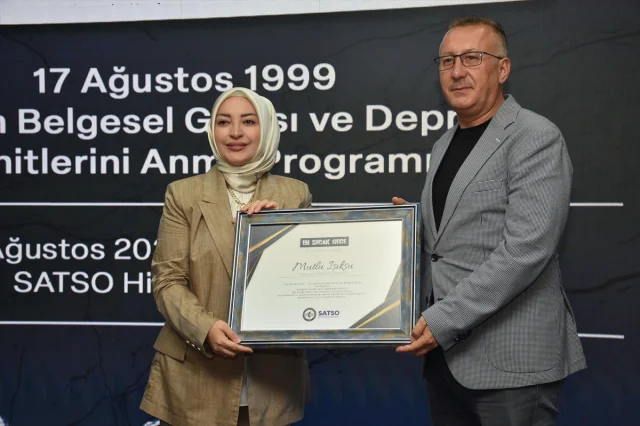 Sakarya'nın Deprem Acıları Yeniden Gündemde: "17 Ağustos Anma Gecesi" Unutulmaz Anlarla Dolu