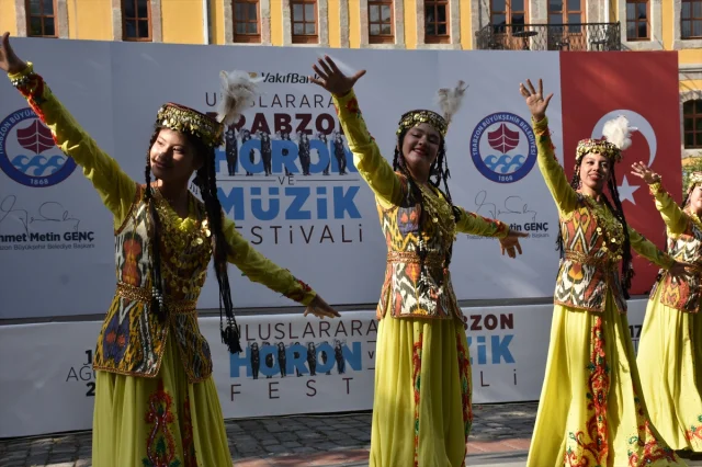 Trabzon'da Dünya Barışına Horonlu Çağrı