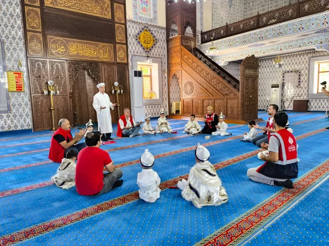 Bingöl'de Renkli Sünnet Şöleni: 15 Çocuğa Özel Unutulmaz Anl...