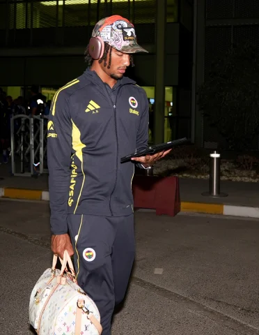 Fenerbahçe'nin İzmir Yolculuğunda Taraftar Coşkusu