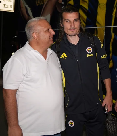 Fenerbahçe'nin İzmir Yolculuğunda Taraftar Coşkusu