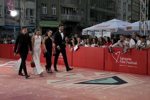 Saraybosna Film Festivali Başladı: Kırmızı Halıda Hangi Ünlüler Büyüledi?
