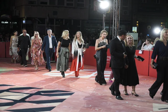 Saraybosna Film Festivali Başladı: Kırmızı Halıda Hangi Ünlüler Büyüledi?