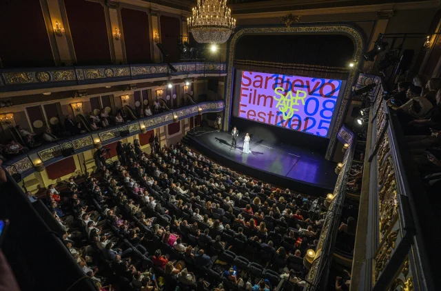 Saraybosna Film Festivali Başladı: Kırmızı Halıda Hangi Ünlüler Büyüledi?