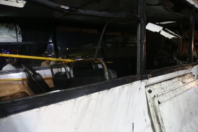Cezayir Trafik Kazası Yine Can Aldı: Bir Otobüsün Dereye Uçuşu 18 Hayata Mal Oldu