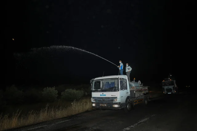Diyarbakır'da Kırsal Yangın Alarmı: Ekipler Seferber Edildi