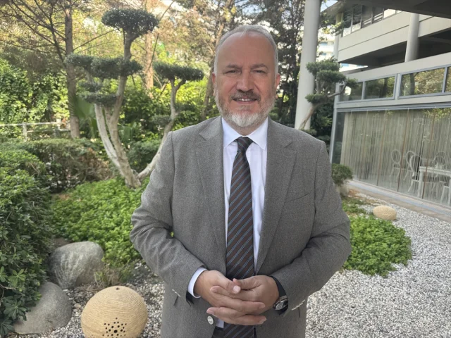 Antalya'nın Turizm Stratejisi Ziyaretçi Akınını Nasıl Uzatıy...