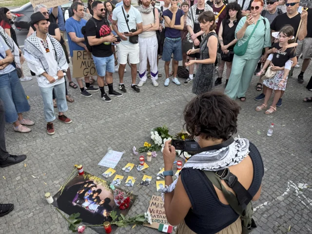 Berlin'de Gazze'de Öldürülen Gazeteciler İçin Duygu Dolu Anma