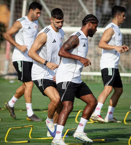 Antalyaspor'un Zorlu Mücadele Öncesi Hazırlıkları Tamamlandı