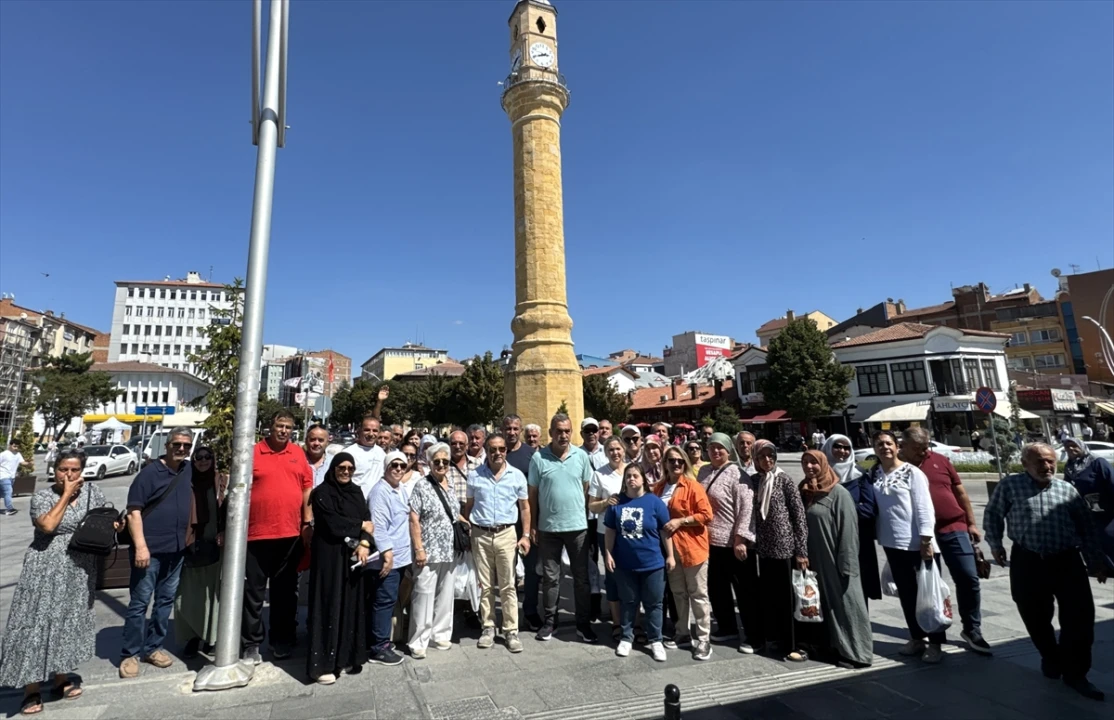 Asker Arkadaşlardan 40 Yıl Sonra Duygusal Buluşma