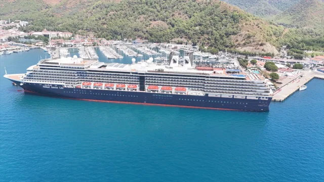 Marmaris'te Dev Kruvaziyer Hareketliliği