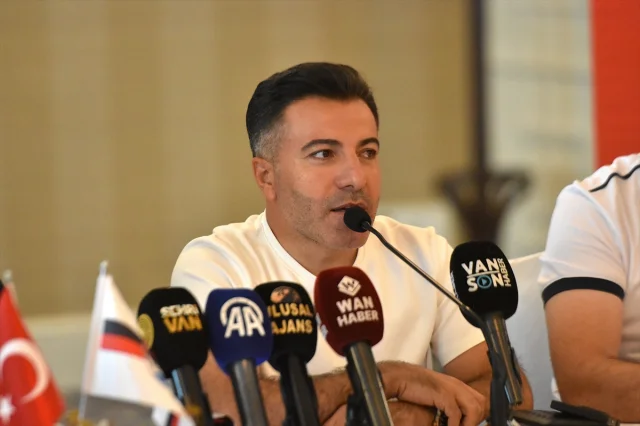 Erol Temel'den Vanspor Taraftarlarına Müjde: Yeni Transferler Yolda