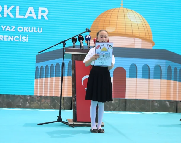Türkiye Gençlik Vakfı'ndan Görkemli Yaz Okulu Finali