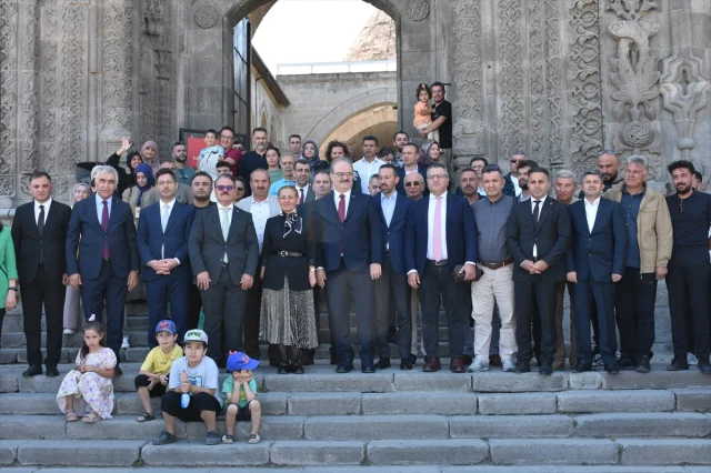 Çarpıcı Erzurum Kültür Yolu Festivali Başladı: Sanat ve Tarih Bir Arada