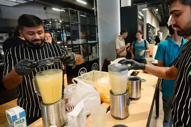 İstanbul'da Pakistan Mangosu İlgi Odağı Oldu