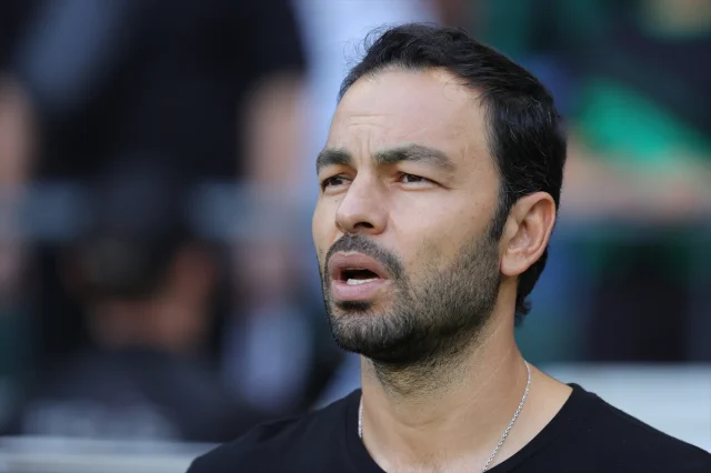 Kocaelispor ve Samsunspor Karşılaşması: İlk Yarıda Umut Veren Performanslar