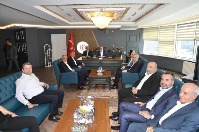 Bakan Yardımcılarının Elazığ Çıkarması Dikkat Çekti